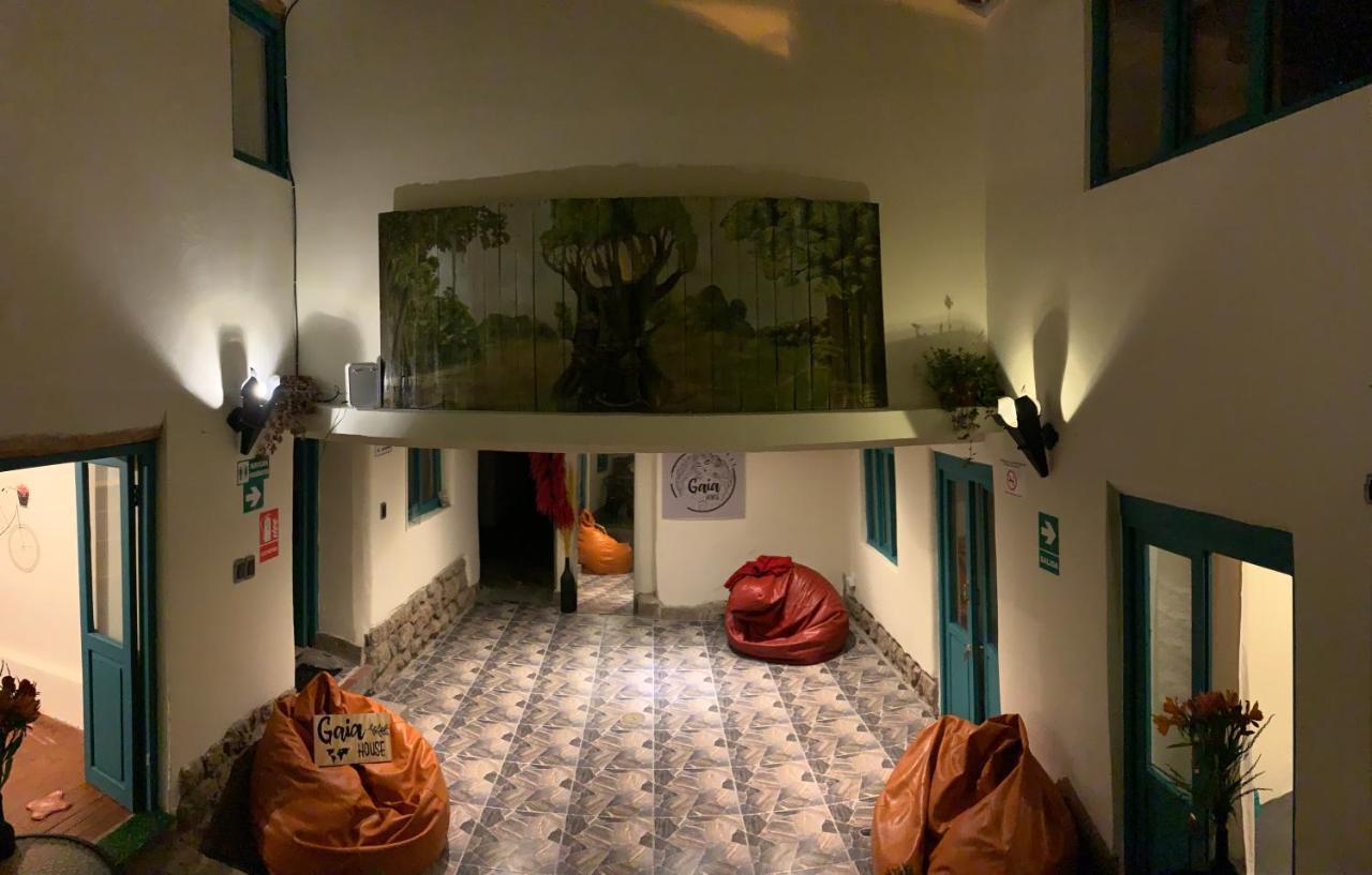 Gaia House Albergue *