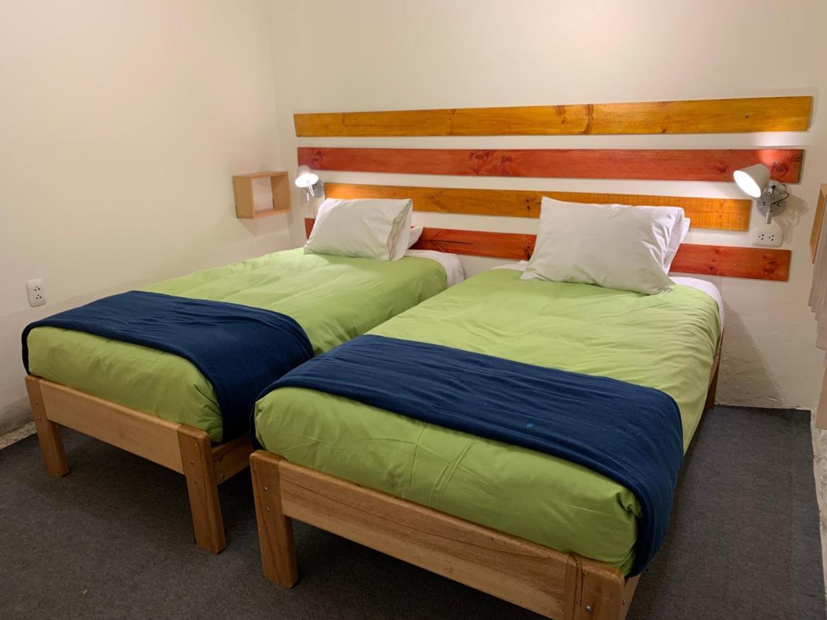 Gaia House Hostal *