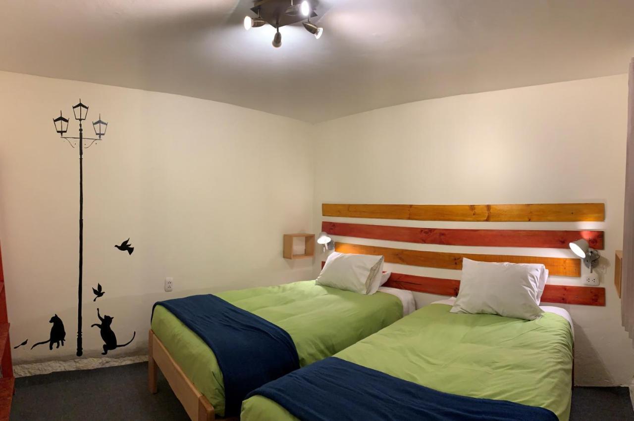 Hostal Gaia House *